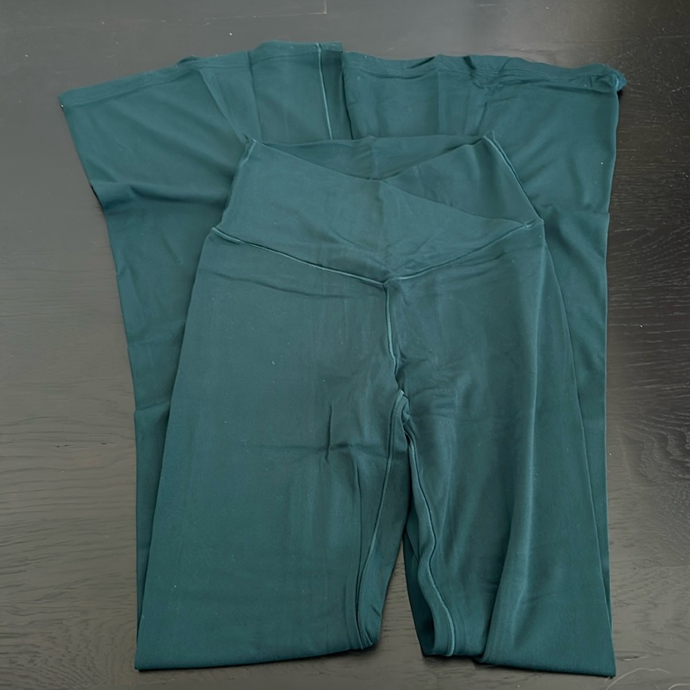 Green aerie flare leggings